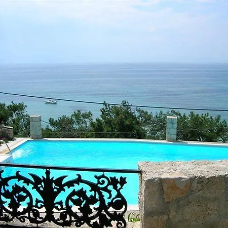 Nafsika 2* Aegina